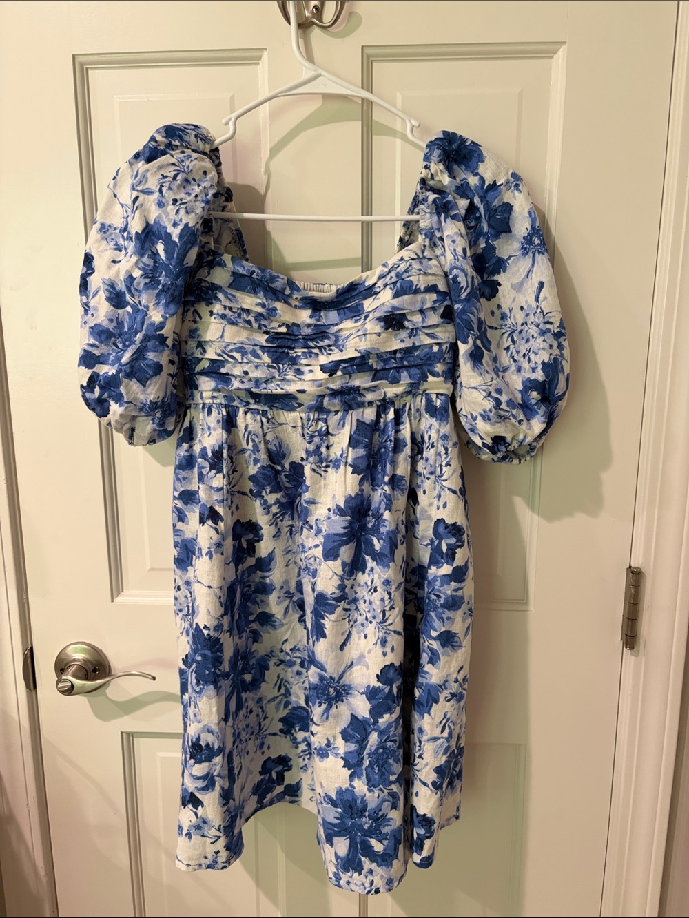 Abercrombie & Fitch White and Blue Floral Puff-Sleeve Mini Dress